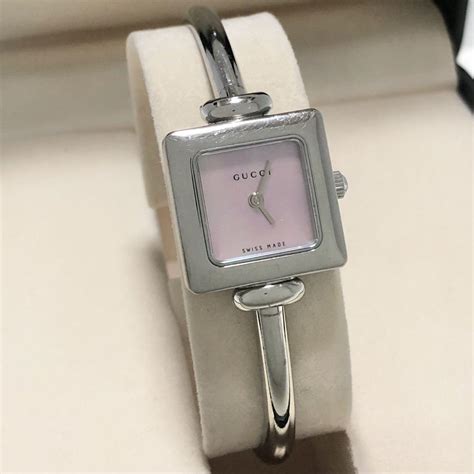 1900l quartz for women.